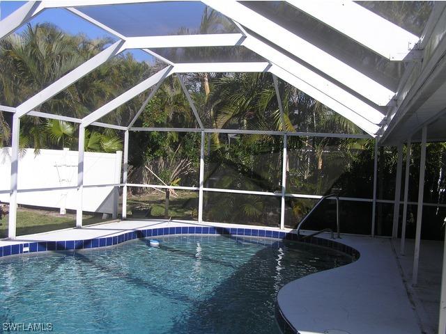 565 104th Ave., Naples, FL 34108