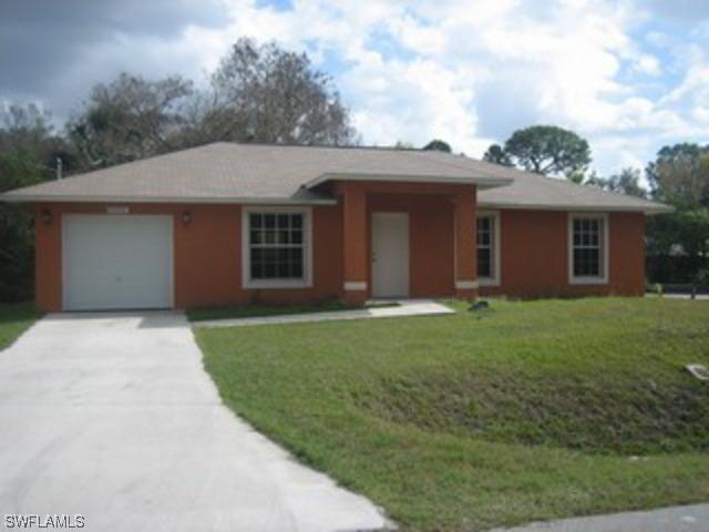 27631 Pinecrest Ln., Bonita Springs, FL 34135