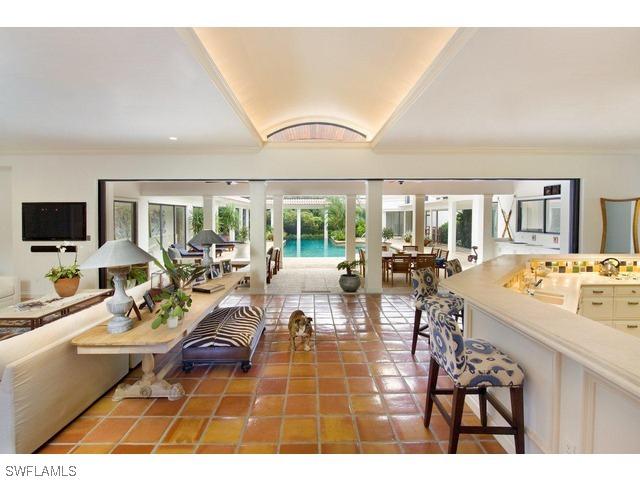 2545 Lantern Ln., Naples, FL 34102