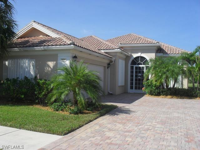 7671 Hernando Ct., Naples, FL