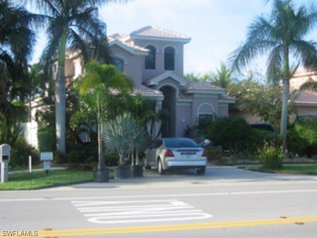 588 111th Ave., Naples, FL 34108