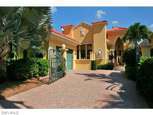 2758 Medallist Ln., Naples, FL 34109