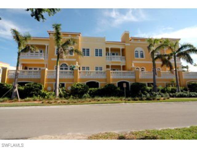 621 6th Ave. #204, Naples, FL 34102