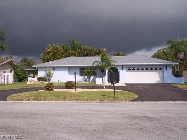 169 Heather Grove Ln., Naples, FL 34113