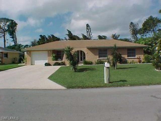 981 Roseate Dr., Naples, FL 34104