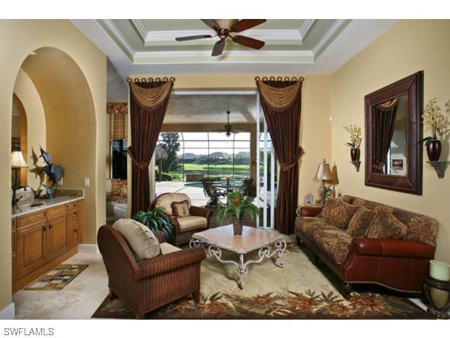 996 Glen Lake Cir., Naples, FL 34119