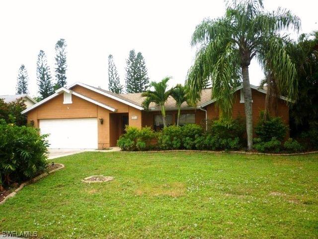 10611 Regent Cir., Naples, FL