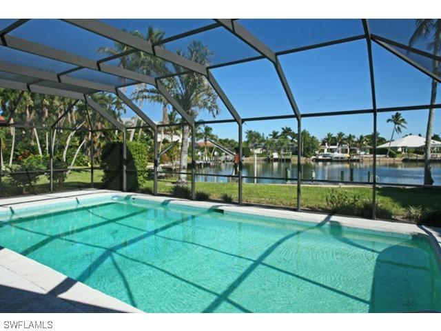 318 Neapolitan Way, Naples, FL 34103