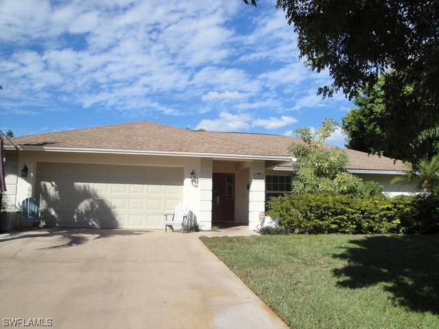 290 Pinehurst Cir., Naples, FL 34113