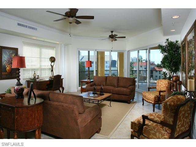 908 Panama Ct Ct. #303, Marco Island, FL 34145