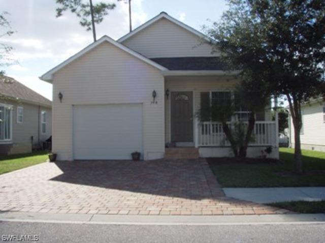 398 Leawood Cir., Naples, FL 34104