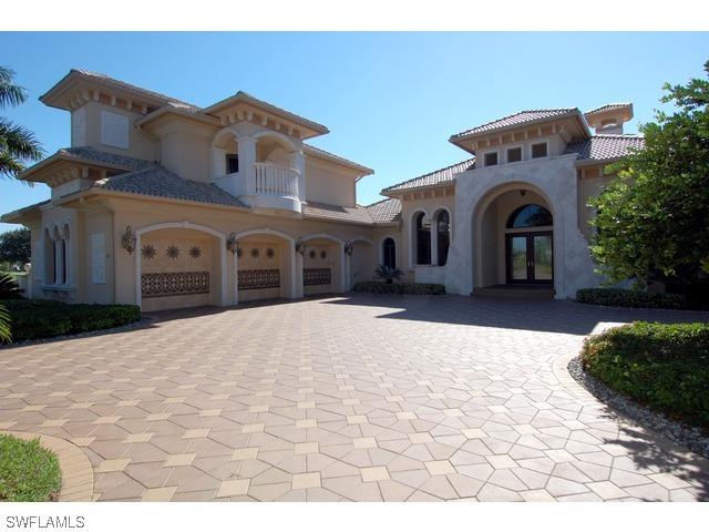 615 Venezia Grande Dr., Naples, FL 34119