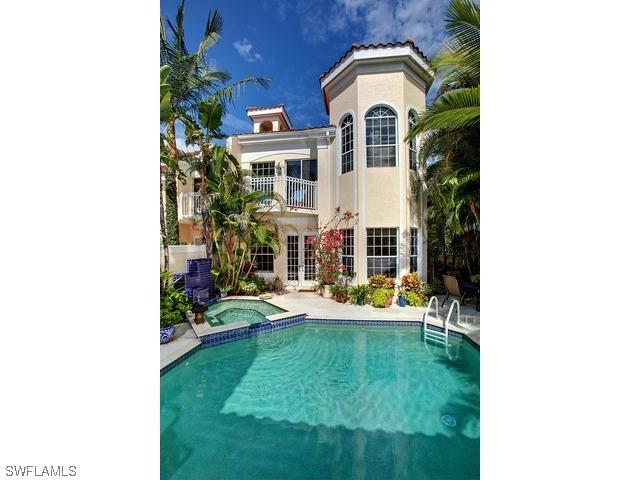 459 2nd Ave., Naples, FL 34102