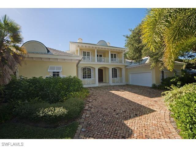 410 Wedge Dr., Naples, FL 34103