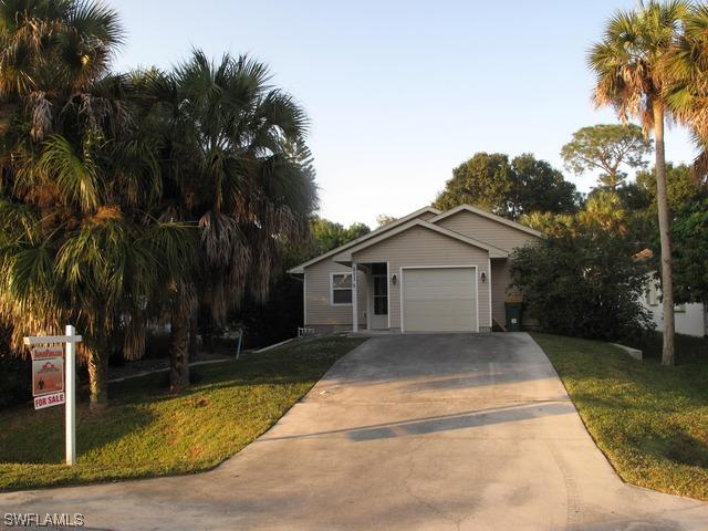 511 97th Ave., Naples, FL 34108