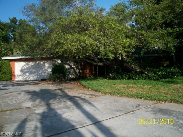 696 Regatta Ct., Naples, FL 34103