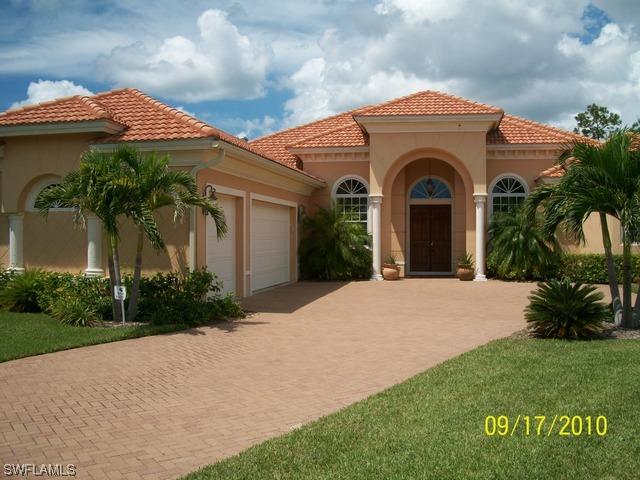 407 Saddlebrook Ln., Naples, FL 34109