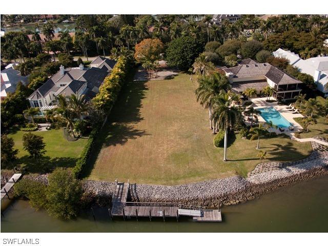 1201 Spyglass Ln., Naples, FL 34102