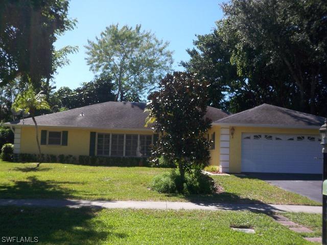 450 Nottingham Dr., Naples, FL 34109