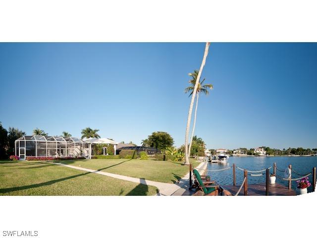 320 Springline Dr., Naples, FL 34102