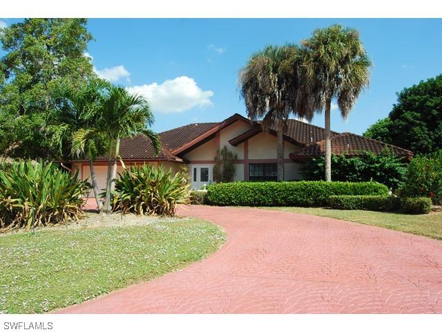 2230 Queens Blvd., Naples, FL 34112