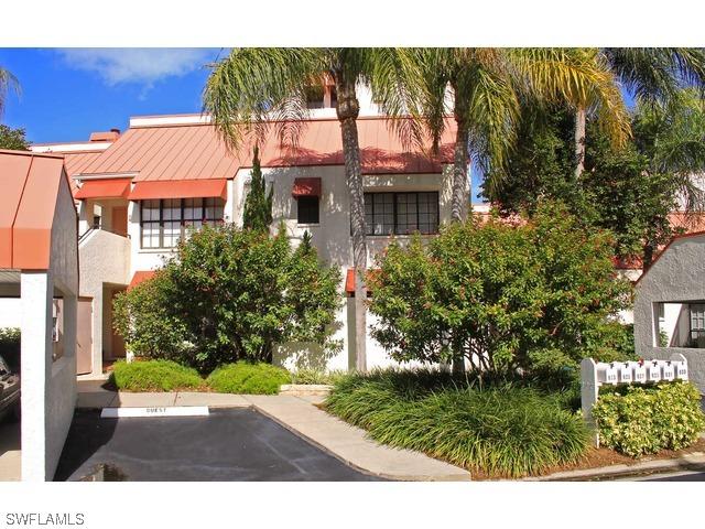 627 Serendipity Dr., Naples, FL 34108