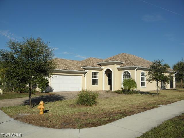 2198 Heydon Cir., Naples, FL 34120