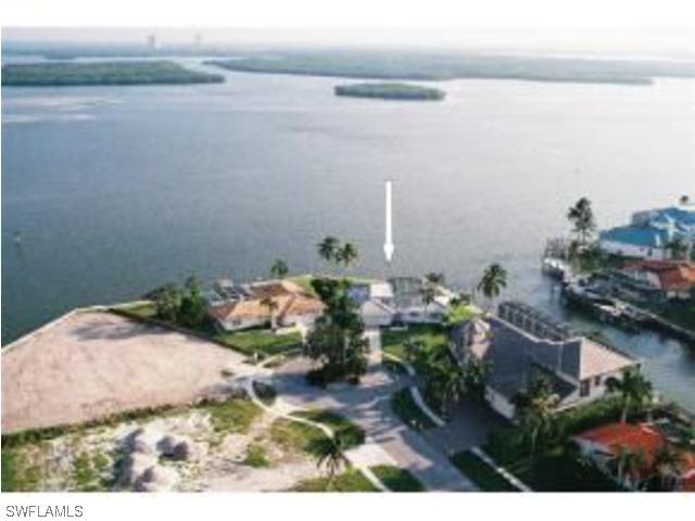 1295 Orange Ct., Marco Island, FL 34145