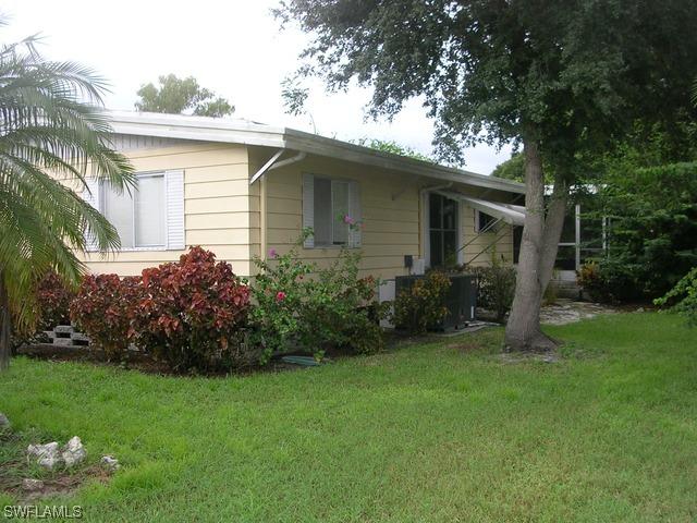 614 Charlemagne Blvd., Naples, FL 34112