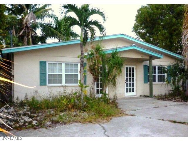 2841 Gulfview Dr., Naples, FL 34112