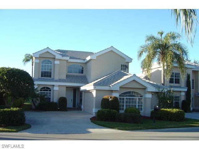 64 Fountain Cir., Naples, FL 34119