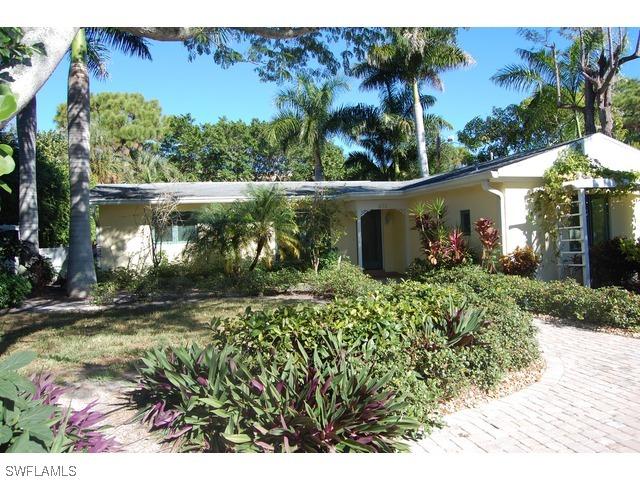 655 1st Ave., Naples, FL