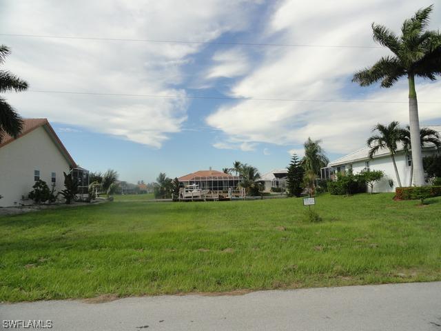 1118 Breakwater Ct., Marco Island, FL 34145