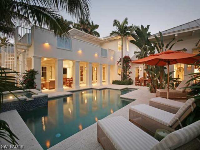 137 1st Ave., Naples, FL 34102