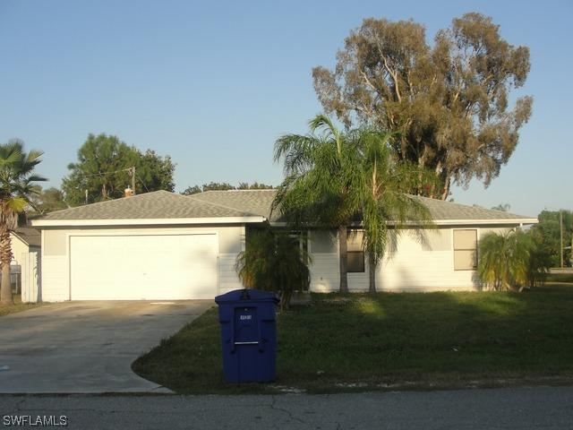 18585 Phlox Dr., Fort Myers, FL 33967