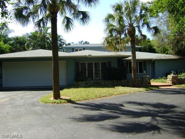 166 Cocohatchee Blvd., Naples, FL 34110