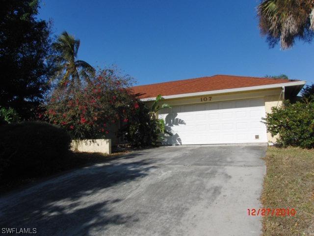 107 Sharwood Dr., Naples, FL 34110