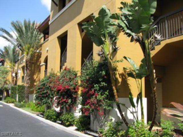 221 9th St. #106, Naples, FL