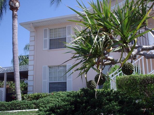 760 Wiggins Lake Dr. #101, Naples, FL 34110