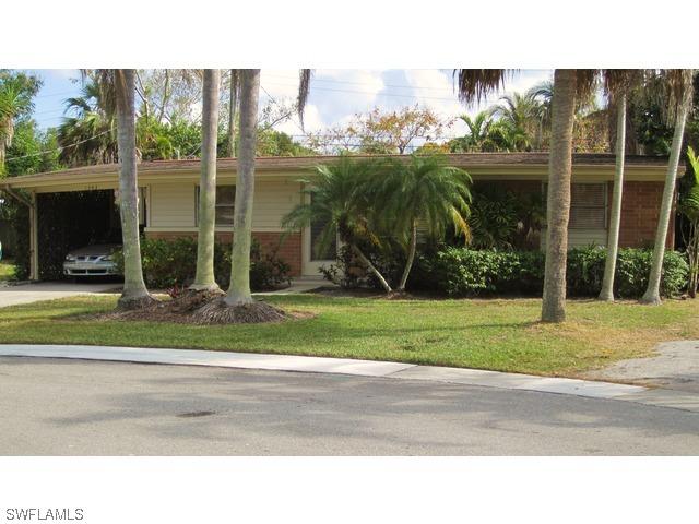1343 Delmar Ln., Naples, FL 34104