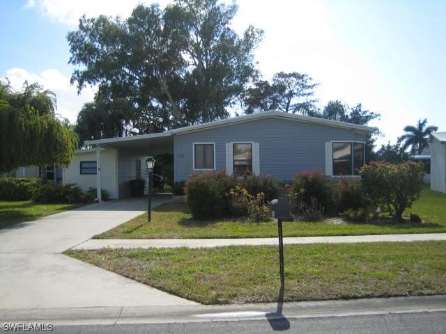 225 Belle Isle Cir., Naples, FL 34112