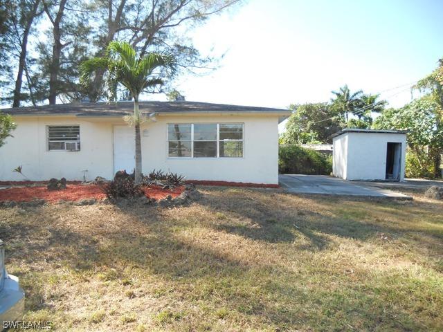 5415 Carolina Ave., Naples, FL 34113