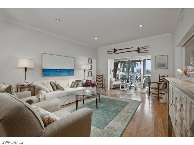 383 Harbour Dr. #308, Naples, FL 34103