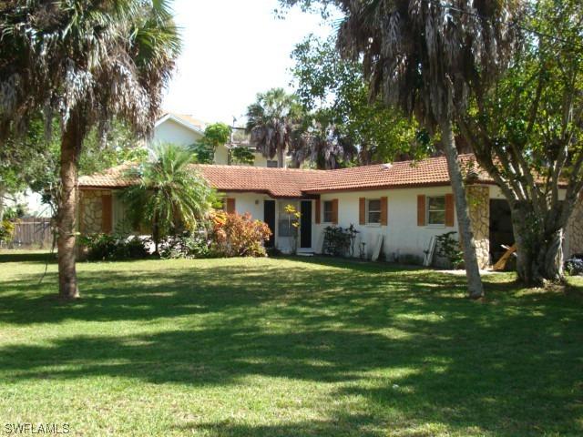 27592 Woodridge Rd., Bonita Springs, FL 34134