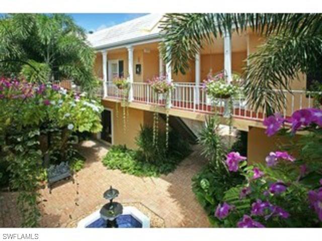 292 14th Ave. #F, Naples, FL 34102