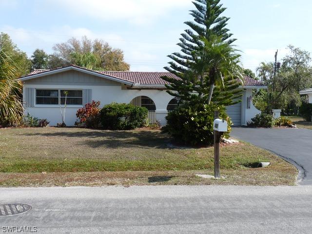 4927 Cortez Cir., Naples, FL