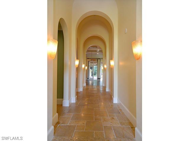 692 Fairway Ter., Naples, FL 34103