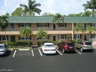 200 Valley Stream Dr. #9, Naples, FL