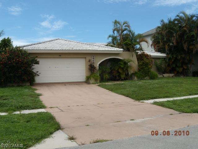 266 Seminole Ct., Marco Island, FL