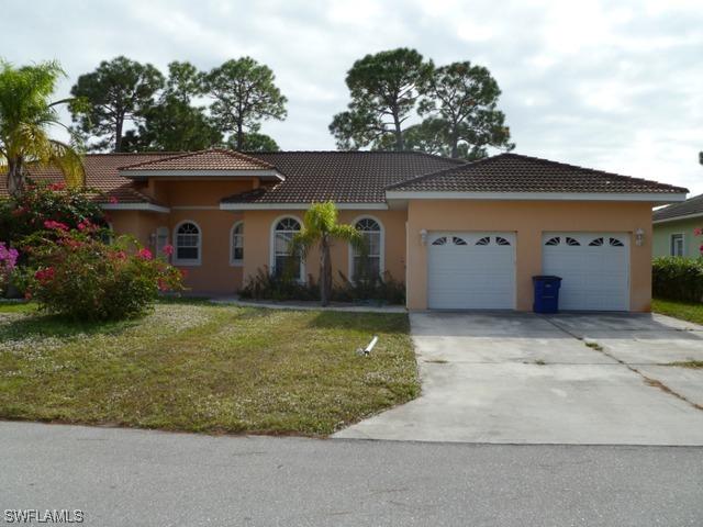 11221 Coimbra Ln., Bonita Springs, FL 34135